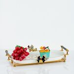 Bandeja branca de porcelana com bordas douradas