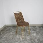 Cadeira para sala e escritório castanho e dourado