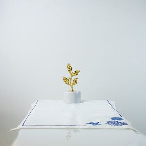 Caminho de mesa marinho com bordados azul