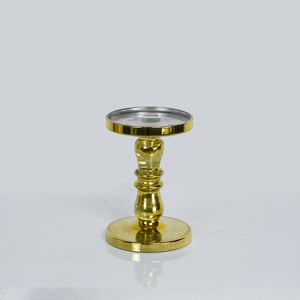 Castiçal de vela  em em dourdao
