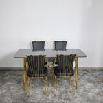 Mesa com 4 cadeiras para salas /cozinhas e varandas