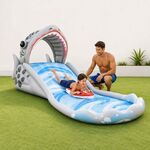 Escorregador Aquático Insuflável INTEX Tubarão com 2 Pranchas